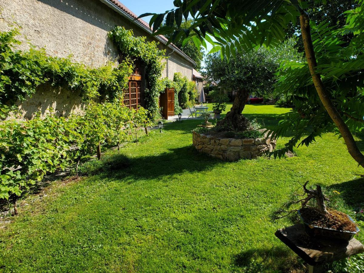 Domaine Des Maillets Acomodação com café da manhã Blot-l'Eglise Exterior foto